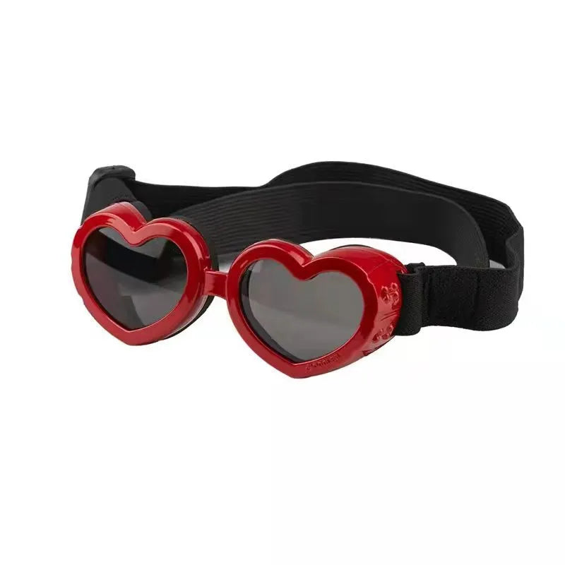 Carrie | Hundebrille in Herzform mit UV-Schutz und verstellbarem Band
