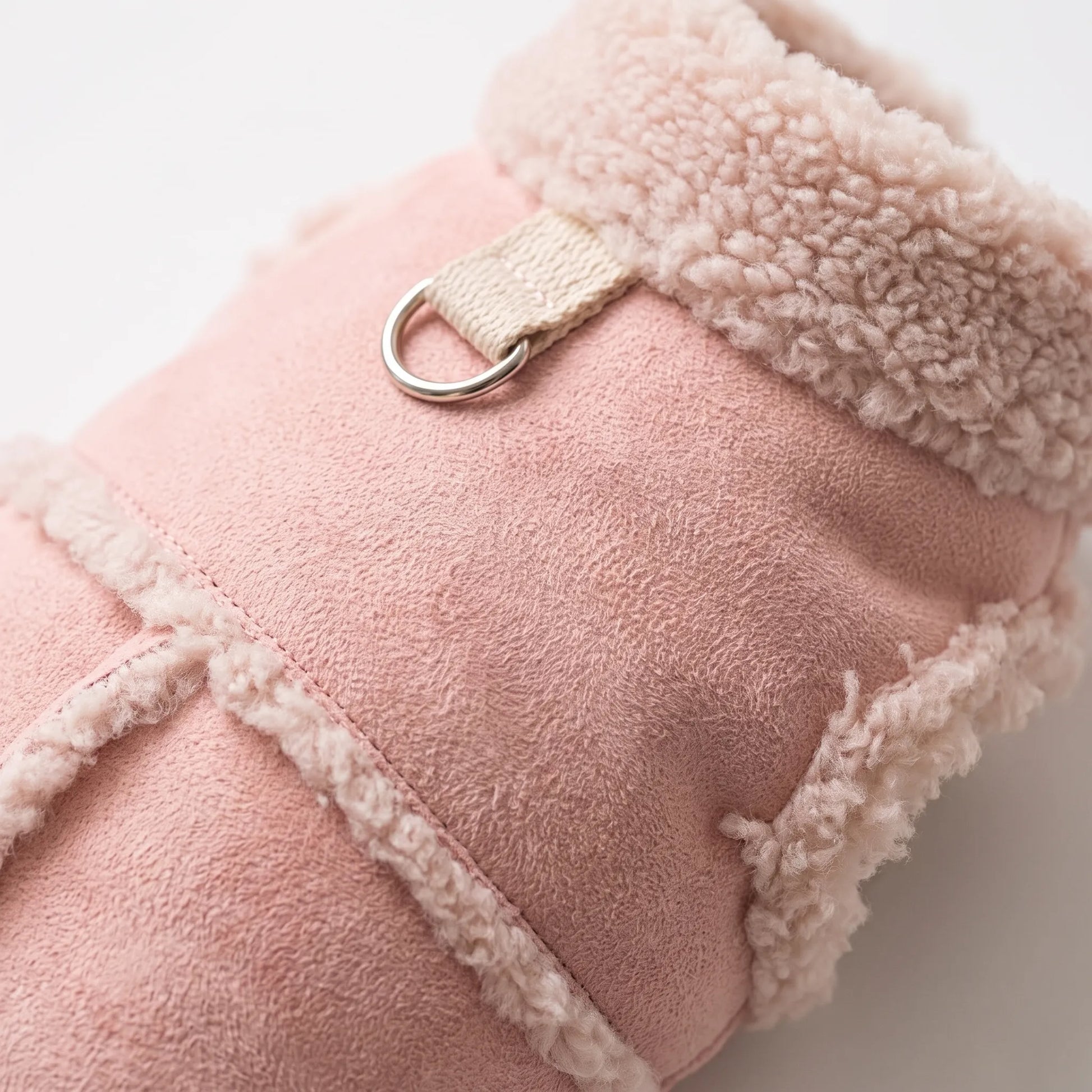 Gefütterter Hundemantel für den Winter mit D-Ring