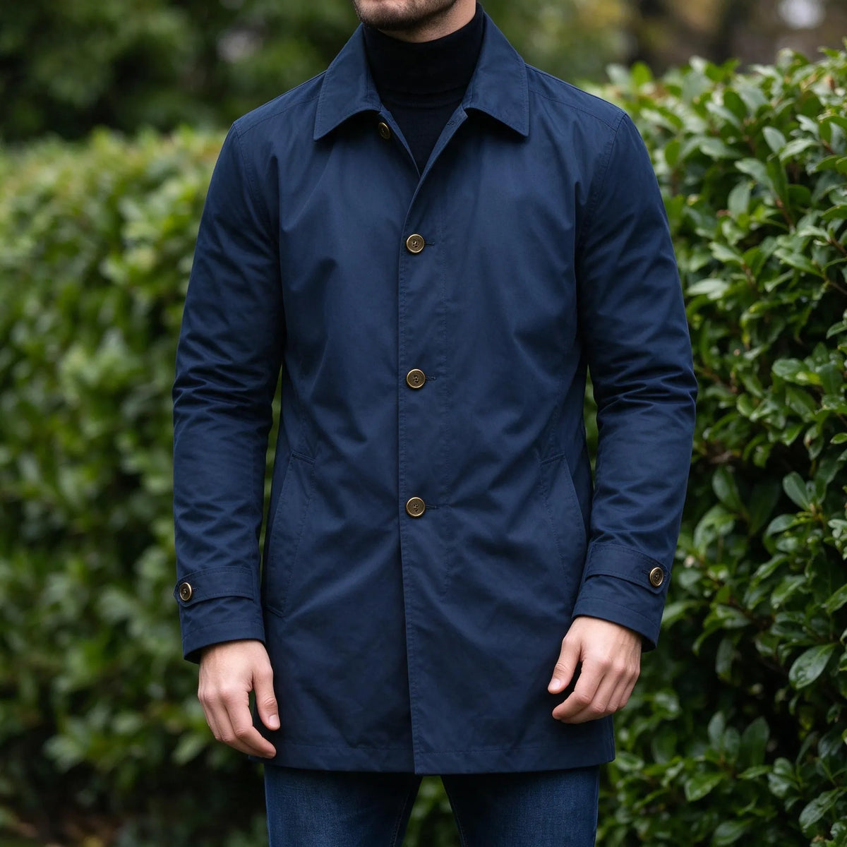 Gerader Trenchcoat Mit Schrägen Seitentaschen