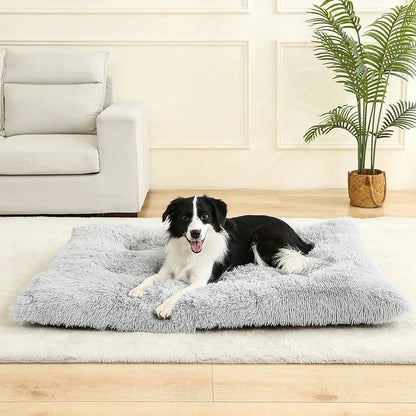 Hundebett aus Plüsch mit Anti Rutsch Unterseite und faltbarem Design | Pawzora