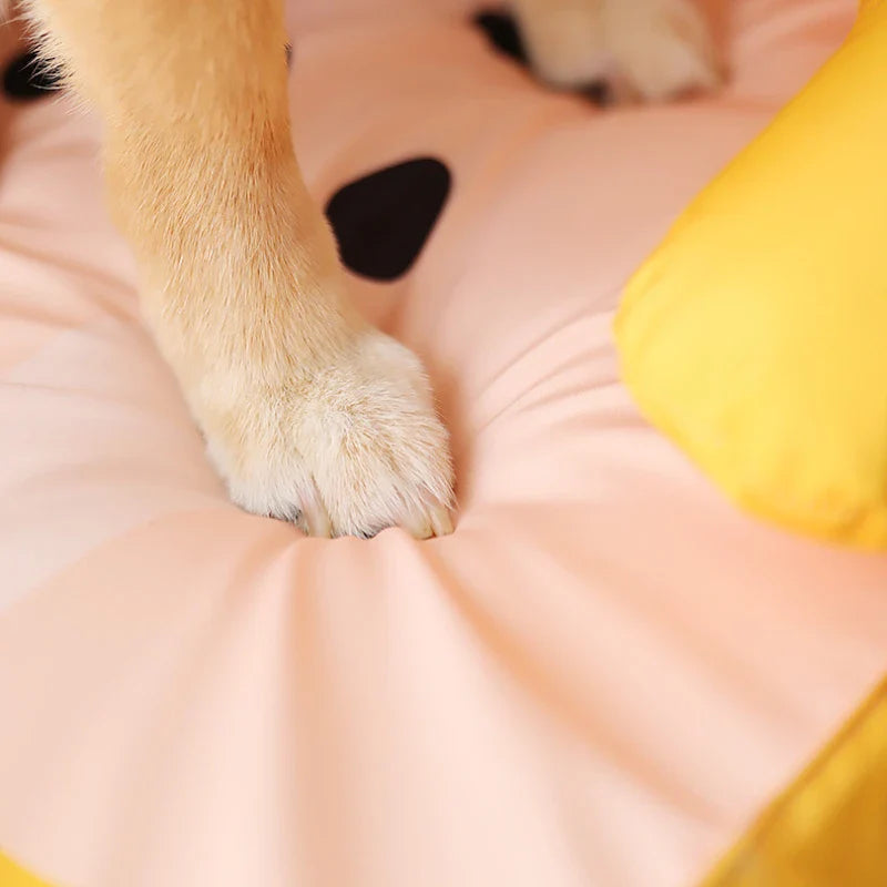 Kühlendes Hundebett für den Sommer mit rutschfester Unterseite | PopziNest