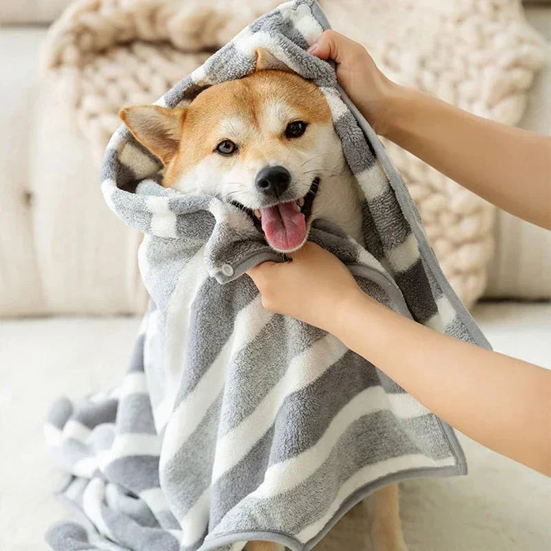 Mellow | Hundebademantel mit schnell trocknender Mikrofasertechnologie
